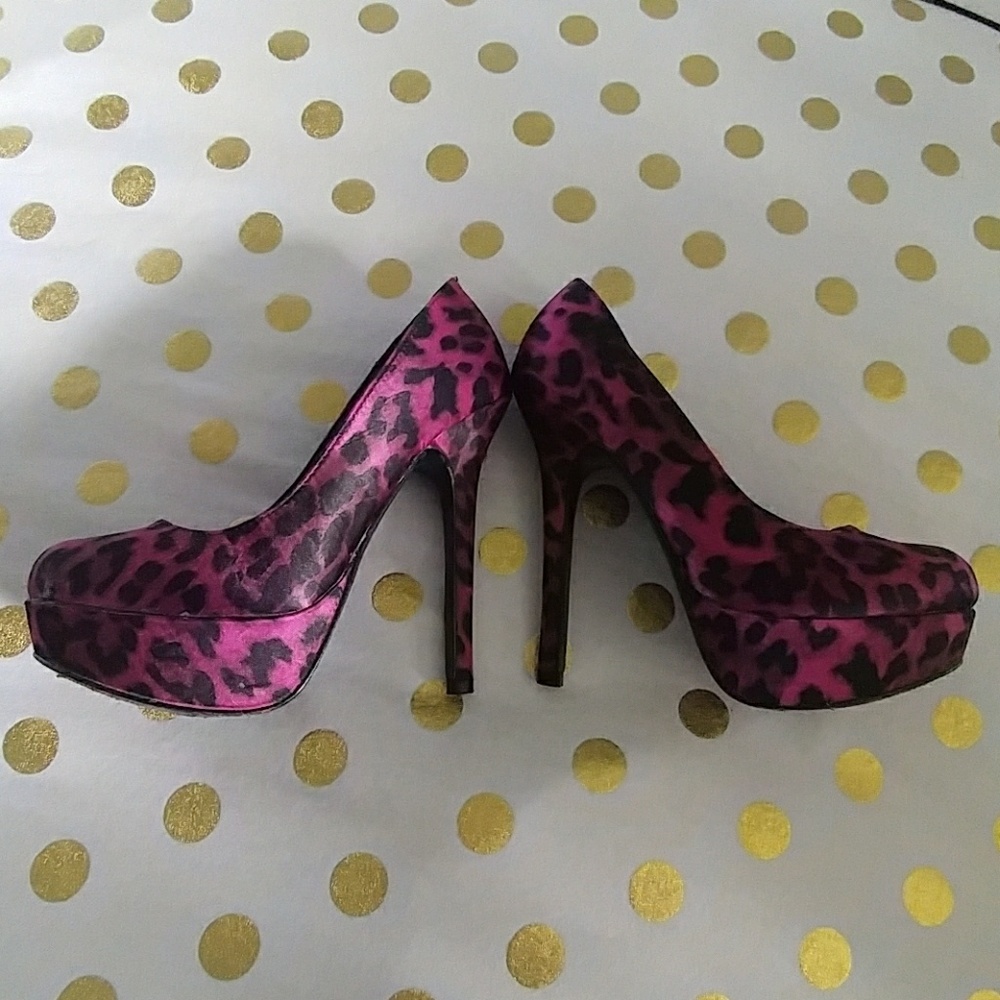 Colin Stuart pink leopard high heels size 5